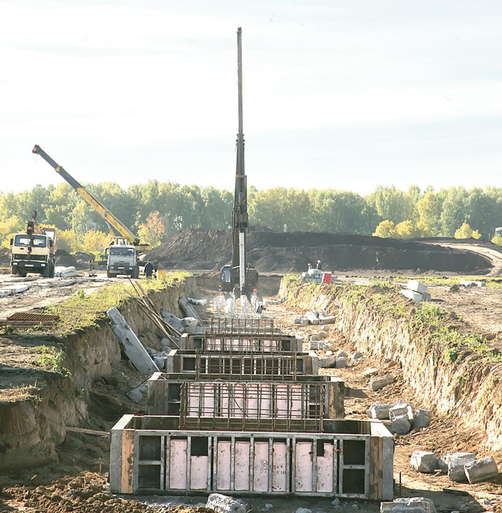 Новые промышленные объекты, которые строятся сегодня в Новосибирской области, через несколько лет принесут прибыль  и сформируют бюджетную копилку региона. Фото Михаила ПЕРМИНА