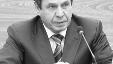 Владимир Городецкий выступил с отчетом о деятельности мэра и мэрии Новосибирска в 2013 году. Фото Аркадия УВАРОВА