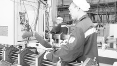 На Новосибирском заводе химконцентратов после замены окон и системы отопления удалось добиться 50-процентной экономии энергетических ресурсов. Фото Михаила ПЕРМИНА