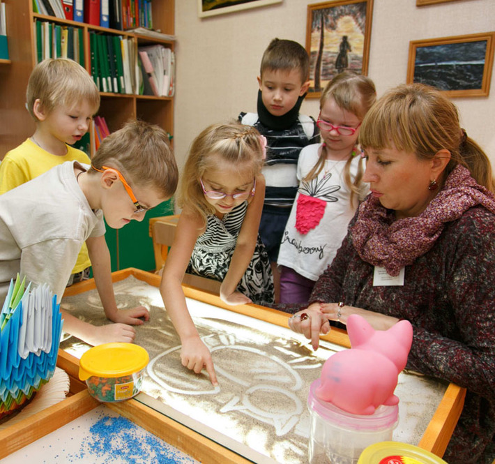 Сохранены суммы средств предоставления образовательных, медицинских и социальных услуг. Фото Аркадия УВАРОВА