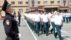 Под занавес церемонии — традиционный марш. Фото Дмитрия БОЛДЫРЕВА