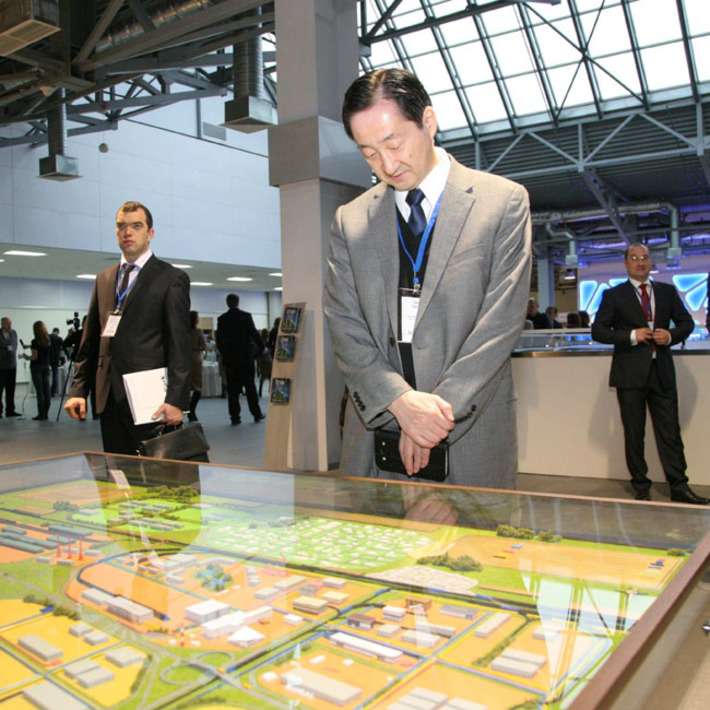 Инвестиционный интерес стран Азиатско-Тихоокеанского региона  к территории Сибири, по мнению экспертов, заключается не только  в получении доступа к природным ресурсам, но и с позиции колоссального потребительского рынка и расширения бизнеса. Фото из архива Аркадия УВАРОВА