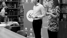 Новые технологии приходят на помощь людям с сенсорными ограничениями:  они теперь могут смотреть кино. Фото Галины ФРОНИЧЕВОЙ