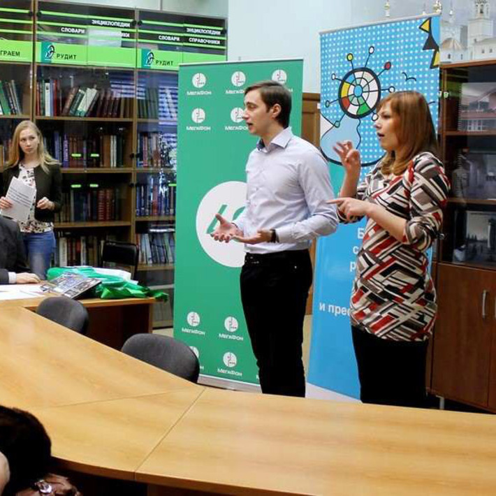 Новые технологии приходят на помощь людям с сенсорными ограничениями:  они теперь могут смотреть кино. Фото Галины ФРОНИЧЕВОЙ