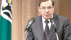 На форуме выступил губернатор Владимир Городецкий. Фото Аркадия УВАРОВА