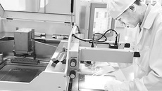 Современное производство — сфера высоких технологий. Фото Аркадия УВАРОВА