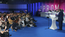 Владимир ГОРОДЕЦКИЙ: «В числе приоритетов  региональной программы  реиндустриализации — создание и развитие кластеров инновационных материалов,  микро-, нано-  и биоэлектроники и металлурго- машиностроительного кластера аддитивных цифровых технологий и производств». Фото Аркадия УВАРОВА