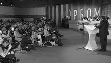 Владимир ГОРОДЕЦКИЙ: «В числе приоритетов  региональной программы  реиндустриализации — создание и развитие кластеров инновационных материалов,  микро-, нано-  и биоэлектроники и металлурго- машиностроительного кластера аддитивных цифровых технологий и производств». Фото Аркадия УВАРОВА