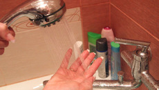 За горячую воду можно платить меньше. Фото Михаила ПЕРМИНА