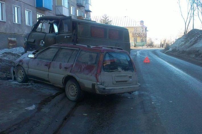 ДТП на улице Лобова. Фото предоставлены ГИБДД Новосибирска