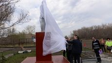 Фото с сайта kprfnsk.ru и из архива "Советской Сибири"