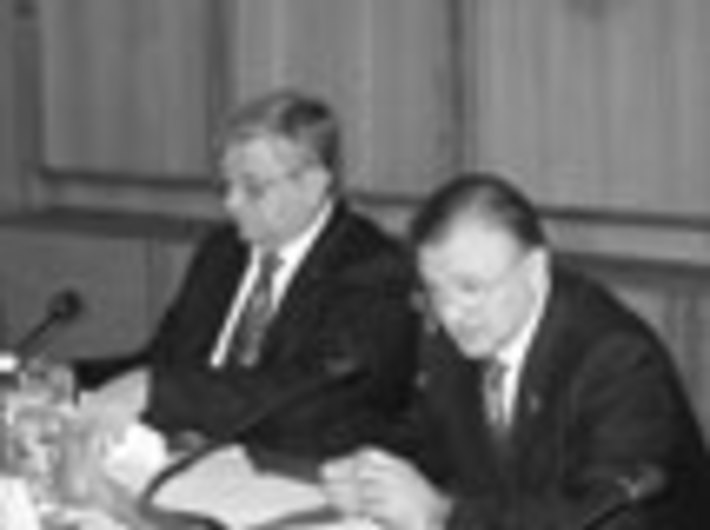 061-04.jpg