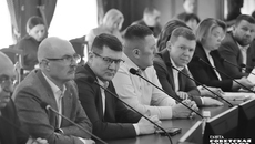 Второй созыв подряд депутаты всеми силами пытаются сдвинуть с мертвой точки льготную очередь на получение земельных участков — не исключено, что к осени счастливыми владельцами наделов под дачи станут хотя бы те, кому они положены вне очереди. Фото: Андрей Заржецкий