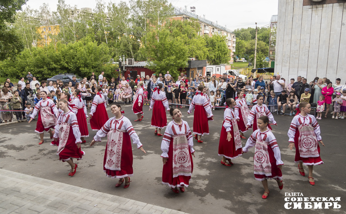 Выступая на празднике, детские танцевальные коллективы показали мастерство, зажгли публику. Фото: Андрей Заржецкий