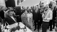Сибирская венчурная ярмарка уже не первый год создает эффективную среду для коммуникации между наукой, бизнесом и властью, укрепляет инновационное сотрудничество и внедрение новых технологий в реальную экономику. Фото: Андрей Заржецкий