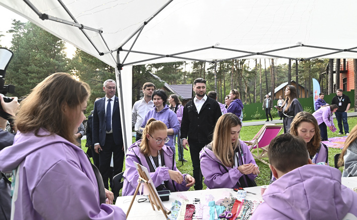 На прошлой неделе в образовательном парке имени Олега Кошевого прошел форум «ПроРегион», в работе которого принял участие губернатор Андрей Травников. Фото: dmp.nso.ru