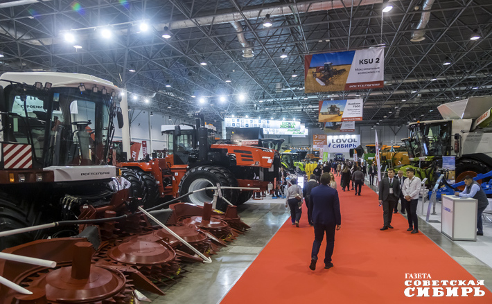 На выставке, прошедшей в рамках  Агропродовольственного форума, можно было увидеть образцы новейшей сельхозтехники, часть которой — новосибирского производства. Фото: Андрей Заржецкий