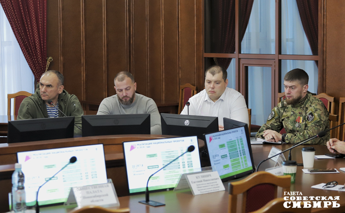 Девять участников специальной военной операции, которые участвуют в проекте регионального парламента «В одной команде со СВОими», выразили желание работать вместе с комитетом по культуре. И на первом же заседании столкнулись с такой сложной темой, как бюджет на будущий год. Фото: Андрей Заржецкий