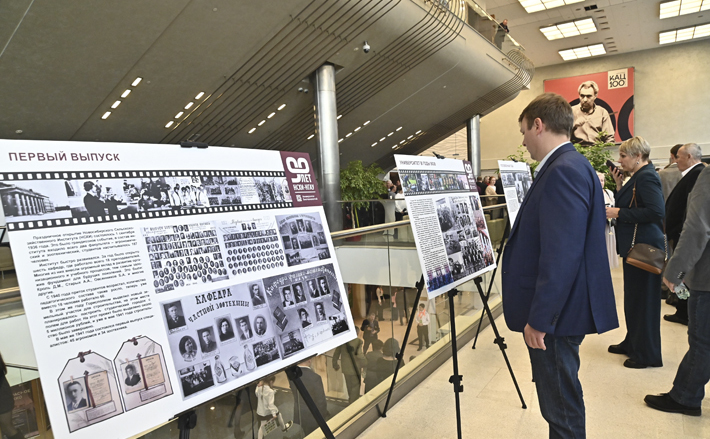 В 1979 году вуз пополнился ветеринарным факультетом и за заслуги в подготовки кадров для сельского хозяйства был награжден Орденом Трудового Красного Знамени. Фото: nso.ru