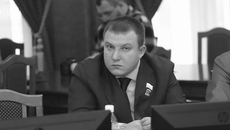 Даниил Прохоров: «Настрой на работу, как всегда, боевой. Постоянно нахожусь в контакте с молодежью, ребята выдвигают очень интересные инициативы. Эти инициативы, я считаю, можно продвинуть на более высоком уровне и помочь нашей молодежи с их реализацией». Фото: zsnso.ru