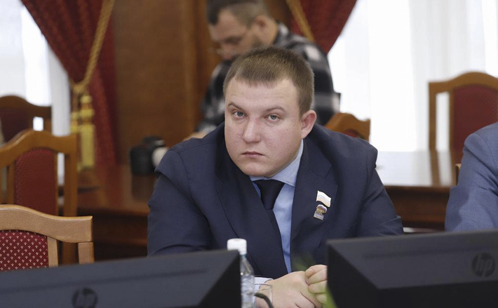 Даниил Прохоров: «Настрой на работу, как всегда, боевой. Постоянно нахожусь в контакте с молодежью, ребята выдвигают очень интересные инициативы. Эти инициативы, я считаю, можно продвинуть на более высоком уровне и помочь нашей молодежи с их реализацией». Фото: zsnso.ru