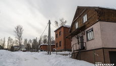 Улица Героя Советского Союза Александра Анцупова в Дзержинском районе только начинает строиться, таблички с названием улицы и номерами домов здесь еще не успели установить. Фото: Андрей Заржецкий