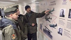 На открытии выставки «Наука Великой Победы» в метро. Больше информации о проектах центра — по ссылке https://vk.com/patriotnsoo. Фото предоставлено Центром патриотического воспитания