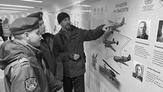 На открытии выставки «Наука Великой Победы» в метро. Больше информации о проектах центра — по ссылке https://vk.com/patriotnsoo. Фото предоставлено Центром патриотического воспитания