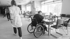 В Новосибирской области живет более 12 тысяч людей, передвигаю­щихся на инвалидных колясках. Еще более четырех тысяч граждан являются инвалидами по зрению и 12 тысяч имеют нарушения слуха. Фото: Андрей Заржецкий