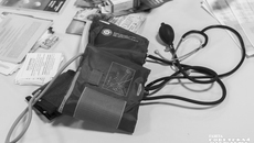 Если вы собрали уже толстую папку анализов, но до сих пор медицина не определила, почему у вас болит живот и «плохой» стул, обратитесь к психотерапевту, советуют врачи. Фото: Андрей Заржецкий