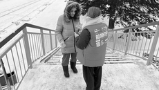 Живой рассказ о земляках-героях вызвал большой интерес у жителей города, а у людей в возрасте еще и множество воспоминаний. Фото: страница средней школы № 21 города Болотное в социальной сети «ВКонтакте» 