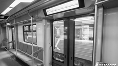 Модернизация подвижного состава общественного транспорта в столице Сибири профинансирована бюджетом. Однако содержание парка дорожает, это отражается в тарифах. О стоимости сетевых поездок и единых проездных документов для льготных категорий пассажиров, а также вероятных изменениях размера оплаты проезда на железнодорожных пригородных маршрутах мы сообщим нашим читателям дополнительно. Редакция следит за ситуацией. На снимке — метровагон нового поколения «Ермак» в Новосибирске. Фото: Андрей Заржецкий