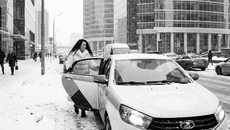 С 2026 года в такси должны будут работать преимущественно российские автомобили. Изображение сгенерировано нейросетью   gemini-3-pro-2k (nano-banana-pro)  