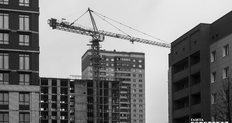 Сегодня в Новосибирской области определены 54 территории комплексного развития общей площадью 818 га. На этой территории предстоит расселить 157,57 тысячи квадратных метров ветхого жилого фонда. Взамен планируется построить более 7,1 миллиона «квадратов». Фото: Андрей Заржецкий