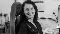 В 2025 году, когда служба скорой помощи города Новосибирска отметила свое 100-летие, Оксане Громовой был вручен нагрудный знак «Отличник здравоохранения Российской Федерации». Фото предоставлено Оксаной Громовой