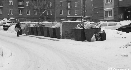 Из-за сильных снегопадов вывоз мусора был затруднен, но теперь процесс наладился. Фото: архив ИД «Советская Сибирь»