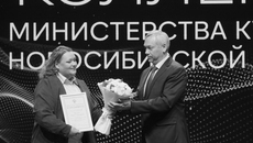Благодарность министра культуры Российской Федерации «За большой вклад в развитие культуры и многолетнюю плодотворную работу» объявлена актрисе театра «На левом берегу» Татьяне Шуликовой. Награду вручил лично губернатор Новосибирской области Андрей Травников. Фото: nso.ru