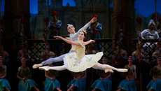 Гамзатти — Анна Одинцова, Солор — Сергей Полунин. Фото: предоставлено НОВАТ / Виктор дмитриев