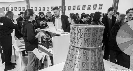 В день открытия ожидалось, что ярмарку посетят не менее шести тысяч человек, включая 1,5 тысячи студентов и выпускников образовательных организаций. Фото: Андрей Заржецкий