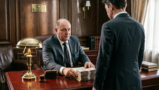 Увы, взяточников не пугают ни солидные тюремные сроки, ни конфискация имущества — тяга к легким деньгам оказывается сильнее. Изображение сгенерировано нейросетью «Квен 3,6 Плюс».