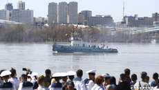 25 апреля по Оби впервые в этом году пошли суда. Фото: Алина Кухмарь