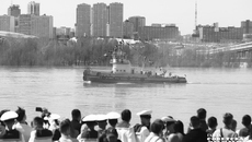 25 апреля по Оби впервые в этом году пошли суда. Фото: Алина Кухмарь