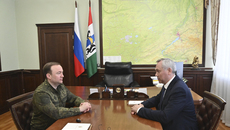 Глава региона подтвердил, что укрепление материальной базы славного Новосибирского высшего военного командного училища и реновация инфраструктуры военного городка в Новосибирске чрезвычайно важны для области. Фото: Минобороны России