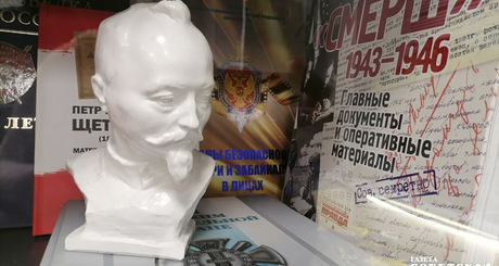 Бюст стража революционного порядка «железного» Феликса Дзержинского, матариалы СМЕРШа и разведки. Фонд музея силовиков сегодня весьма актуален. Фото: Юлия Назаренко