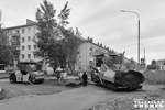 На перекрестке улиц Степной и Римского-Корсакова горячий асфальт выкладывали в интервалах между потоками транспорта. Дороги в субботний день не перекрывали. Фото: Юлия Назаренко