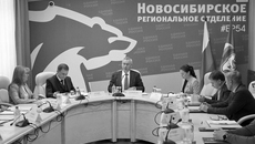 Электронная система работала максимально устойчиво, и массовых претензий на какие-то сбои не поступило, несмотря на то, что в этом году проводится федеральная кампания, и в голосовании принимала участие вся страна,  отметил Андрей Травников. Фото: Александр Грибакин