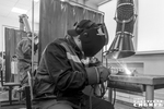 В новосибирском техническом колледже имени Покрышкина молодых людей обучают востребованной и высокооплачиваемой профессии сварщика. Фото: Андрей Заржецкий